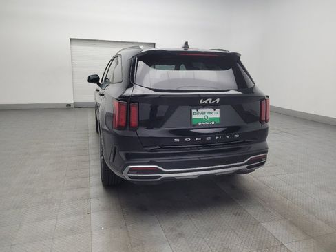 Used 2022 Kia Sorento S w/ Panoramic Sunroof Package FWD image 6