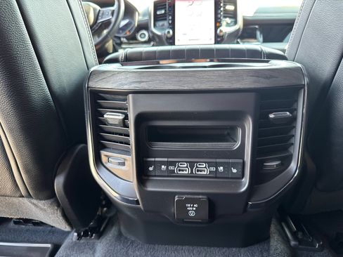 Used 2025 RAM 1500 Limited AWD/4WD image 8