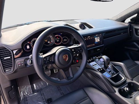 Used 2023 Porsche Cayenne Turbo GT image 31