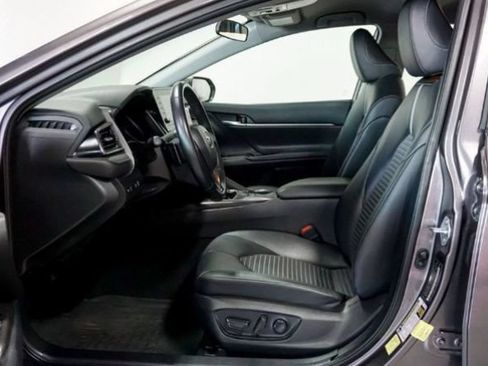 Used 2023 Toyota Camry SE FWD image 2