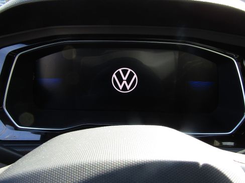 Used 2023 Volkswagen Jetta Sport image 9