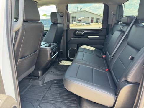 Used 2025 GMC Sierra 2500 SLT image 13