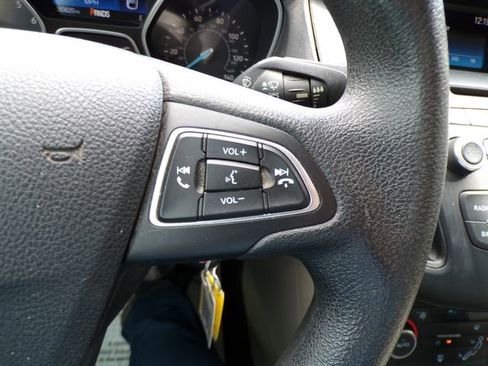 Used 2017 Ford Focus SE FWD image 17