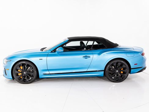 Used 2025 Bentley Continental GTC image 10