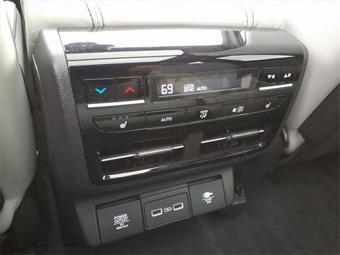 Certified 2024 Acura MDX SH-AWD w/ Advance Package image 12