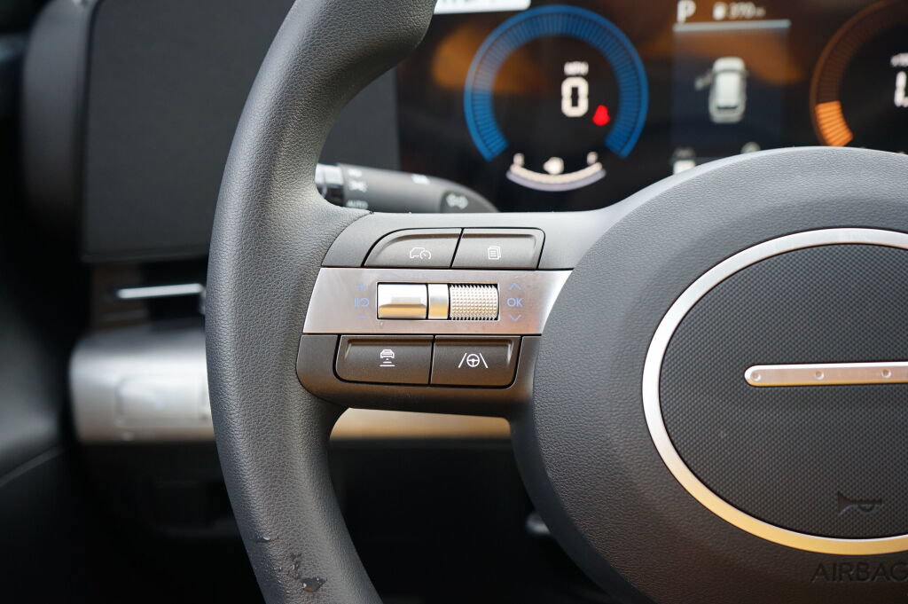 Used 2026 Hyundai Kona SE FWD image 21
