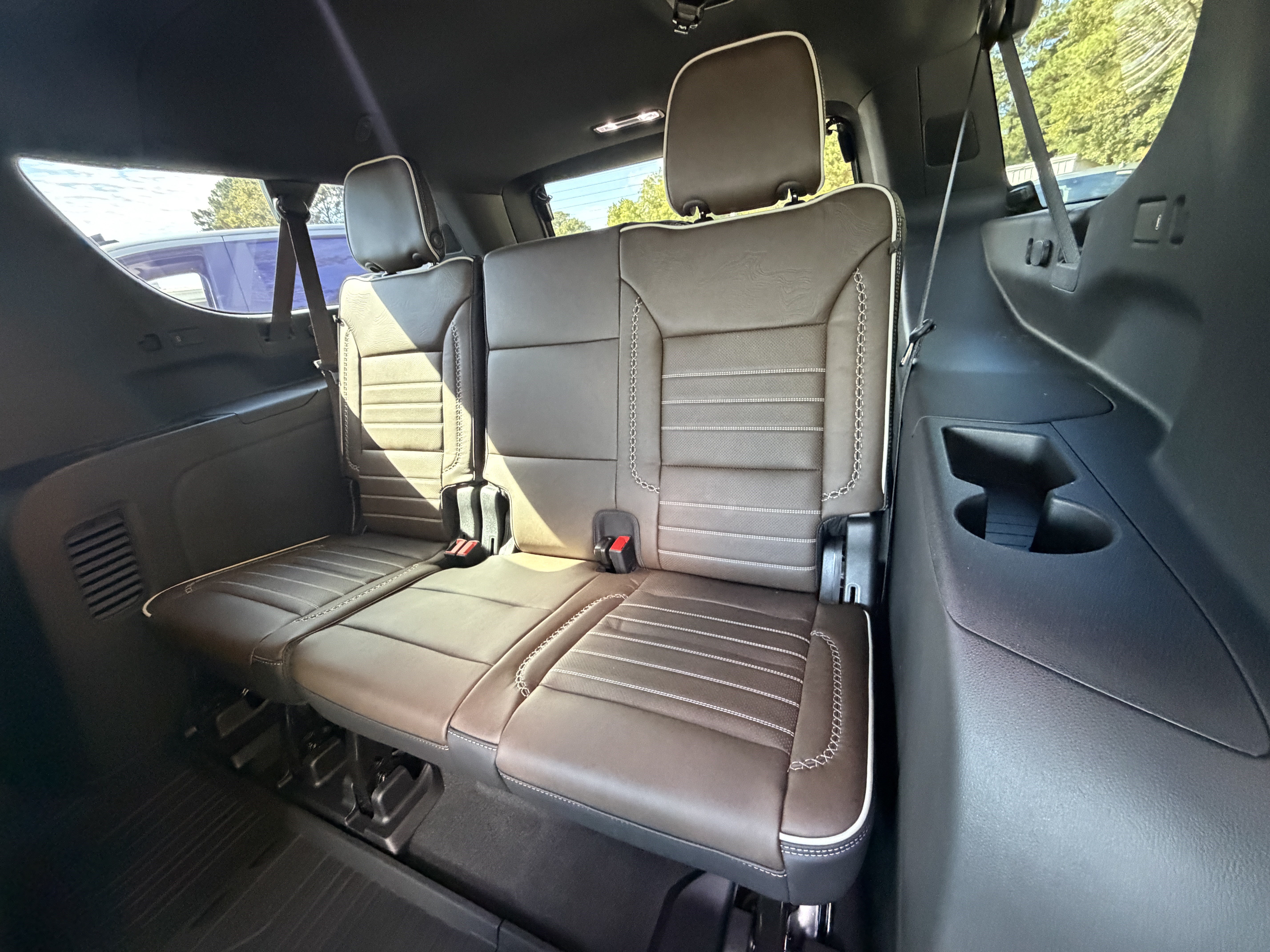 Used 2026 GMC Yukon XL Denali Ultimate w/ LPO, Illumination Package AWD/4WD image 21