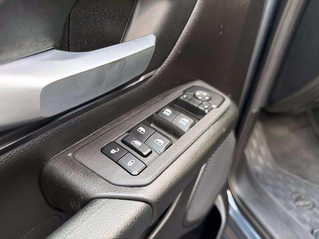 Used 2025 RAM 1500 Warlock AWD/4WD image 41