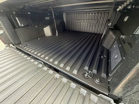 Used 2024 Toyota Tacoma TRD Off-Road w/ TRD Off Road Upgrade Package AWD/4WD image 33
