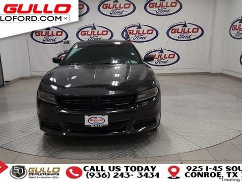Used 2019 Dodge Charger SXT image 3