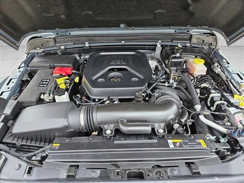 Used 2025 Jeep Wrangler Unlimited Rubicon image 23