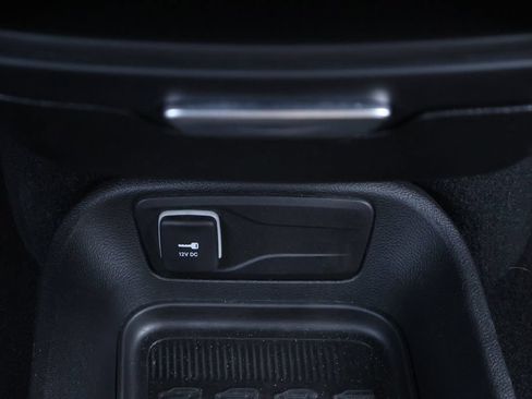 Used 2025 Chrysler Pacifica Select FWD image 21