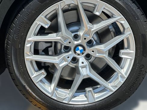 Used 2025 BMW 330i Sedan w/ Premium Package RWD image 11