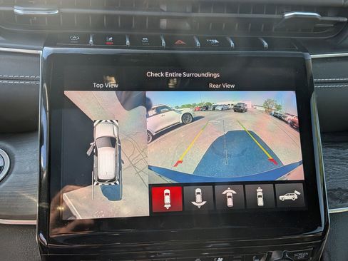 Used 2022 Jeep Grand Cherokee L Overland w/ Advanced Protech Group III AWD/4WD image 29