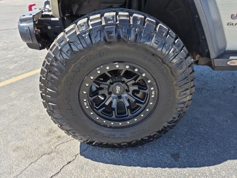 Used 2020 Jeep Gladiator Rubicon AWD/4WD image 11