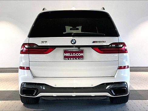 Used 2021 BMW X7 M50i w/ Executive Package image 9