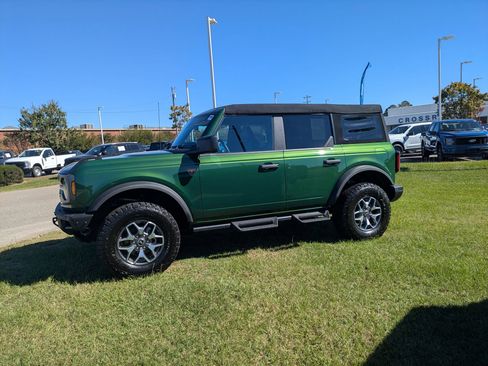 Certified 2024 Ford Bronco Badlands image 7