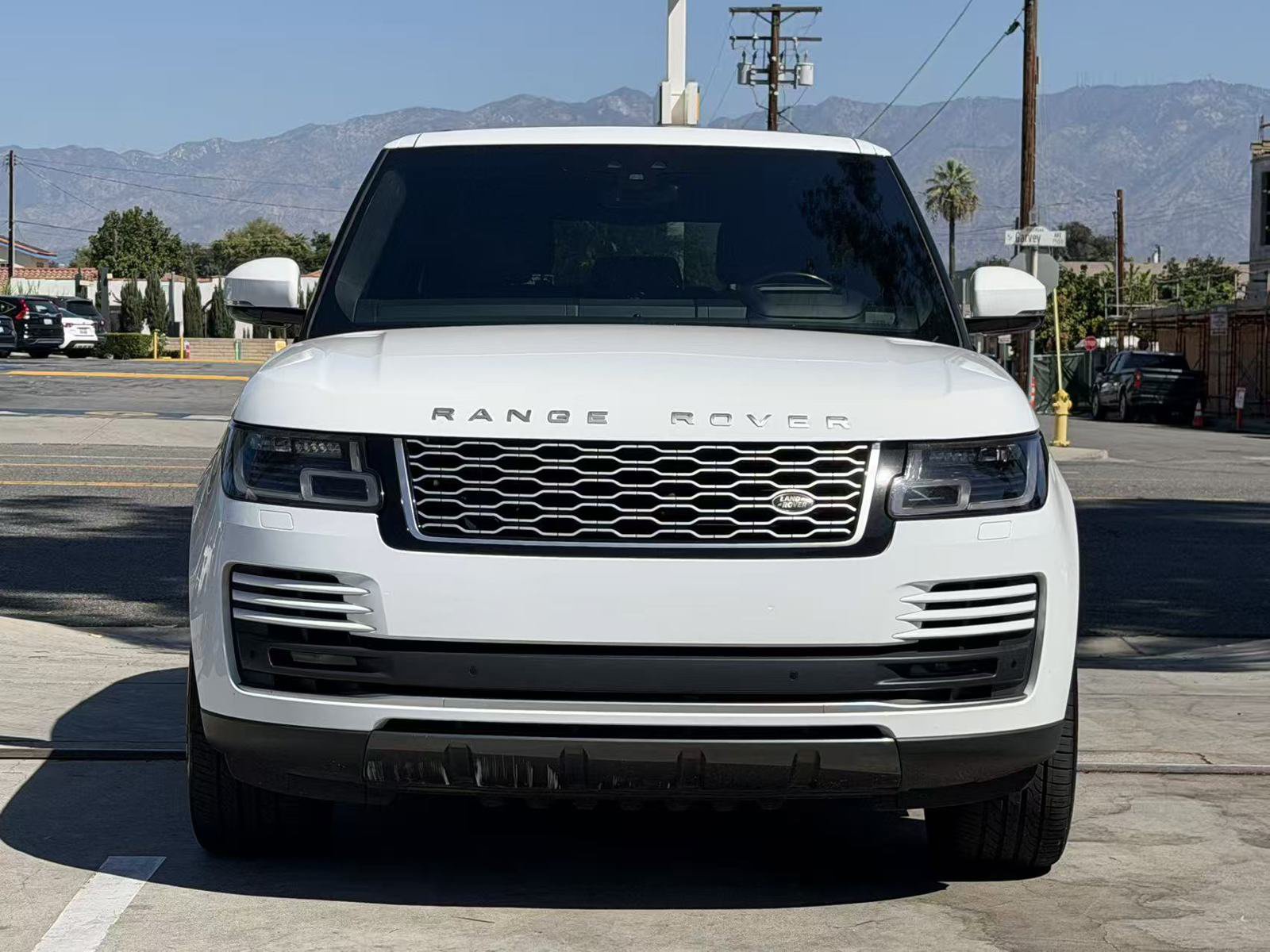 Used 2019 Land Rover Range Rover HSE AWD/4WD image 3