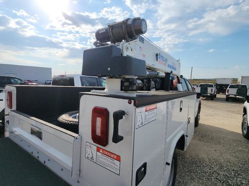 New 2024 GMC Sierra 3500 Pro w/ Convenience Package image 6