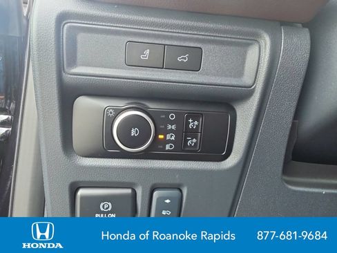 Used 2024 Ford Expedition Max Limited AWD/4WD image 28