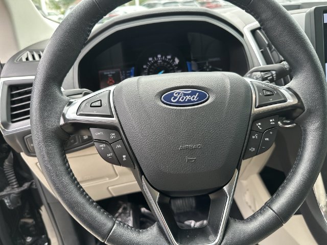 Used 2024 Ford Edge Titanium w/ Class II Trailer Tow Package AWD/4WD image 13
