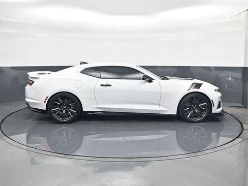 Used 2019 Chevrolet Camaro ZL1 image 8