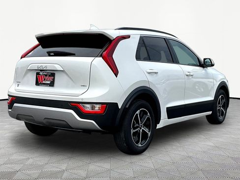 Used 2024 Kia Niro EX FWD image 6