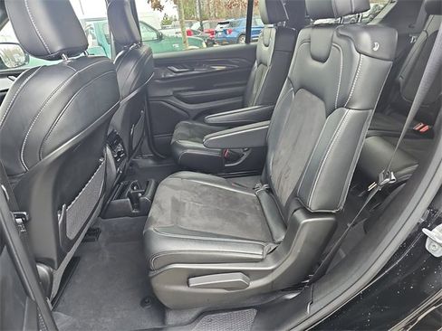 Used 2023 Jeep Grand Cherokee L Altitude image 14