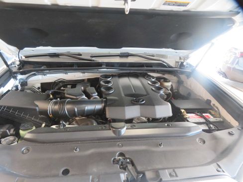 Used 2016 Toyota 4Runner SR5 RWD image 51
