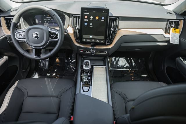 New 2026 Volvo XC60 B5 Plus AWD/4WD image 21