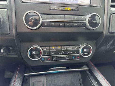 Used 2021 Ford Expedition Limited image 28