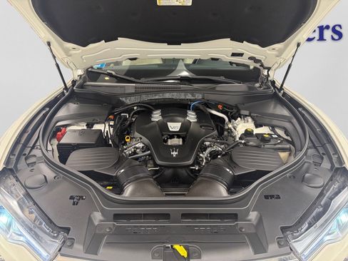 Used 2022 Maserati Levante GT image 5