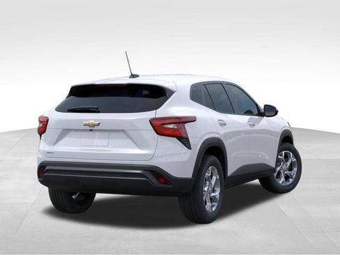 New 2026 Chevrolet Trax LS FWD image 4