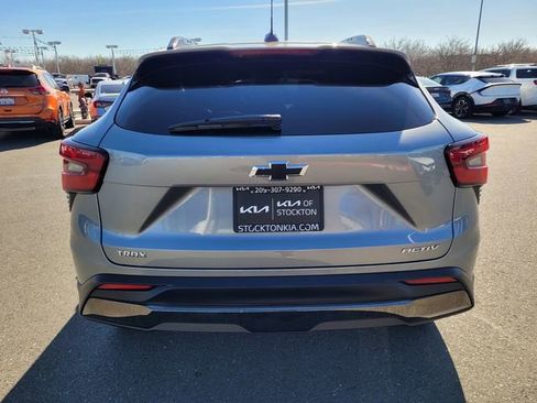 Used 2024 Chevrolet Trax ACTIV w/ Sunroof Package image 5