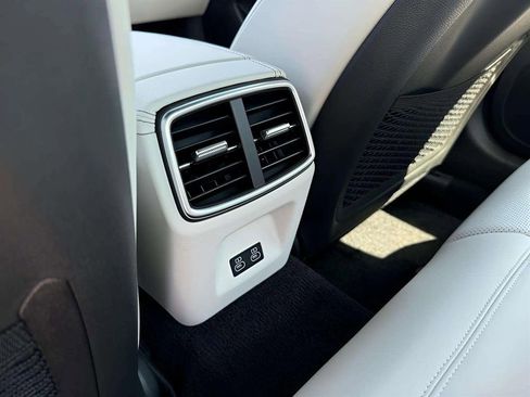 New 2025 Genesis G70 2.5T image 13