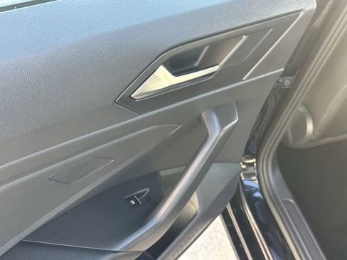 Used 2024 Volkswagen Jetta SE image 12