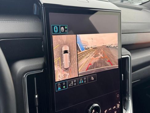 Used 2025 GMC Yukon XL Denali image 16