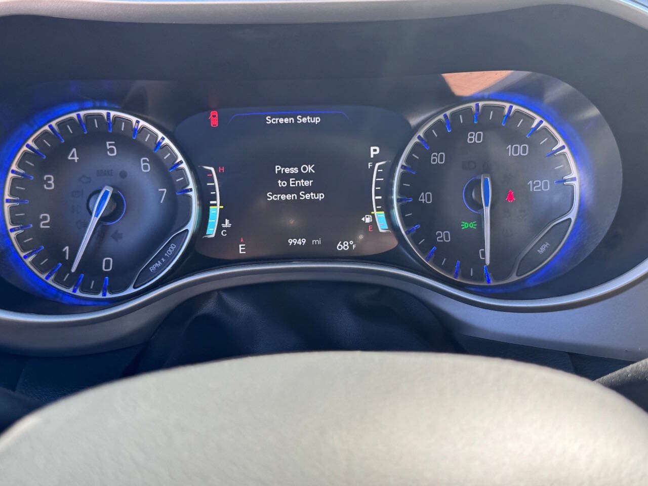 Used 2027 Chrysler Pacifica Select FWD image 21