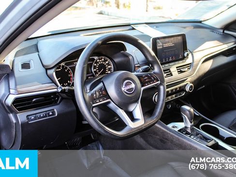 Used 2024 Nissan Altima 2.5 SV image 22