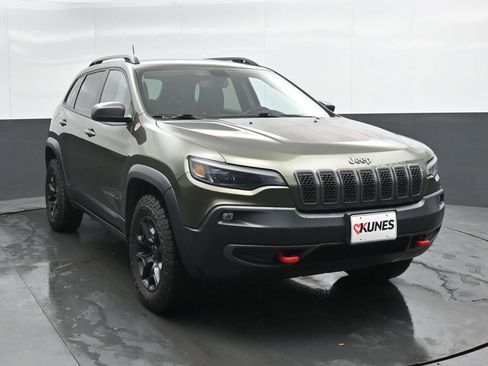Used 2020 Jeep Cherokee Trailhawk w/ Comfort/Convenience Group image 4