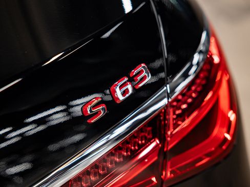 Used 2024 Mercedes-Benz S 63 AMG S image 33