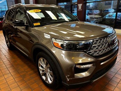 Used 2021 Ford Explorer Limited w/ Class III Trailer Tow Package image 1