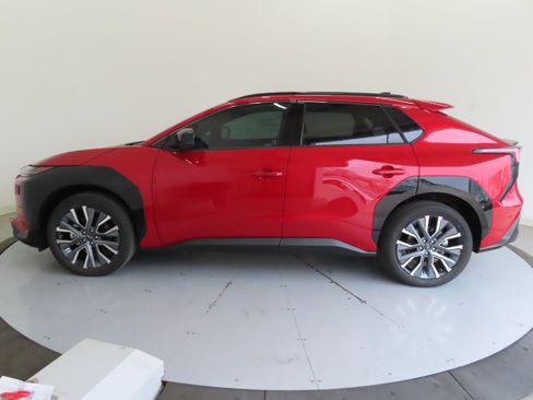 New 2026 Subaru Solterra Limited image 9