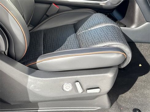 New 2025 Lincoln Navigator Black Label image 10