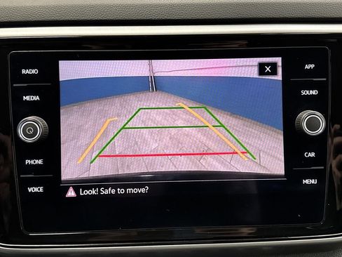 Used 2022 Volkswagen Atlas SE w/ Black Wheel Package image 9