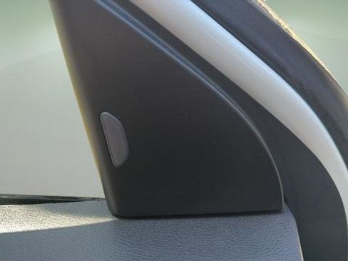 Certified 2025 Nissan Kicks Play S image 18