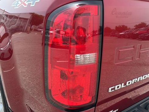 Used 2021 Chevrolet Colorado LT w/ Safety Package AWD/4WD image 28