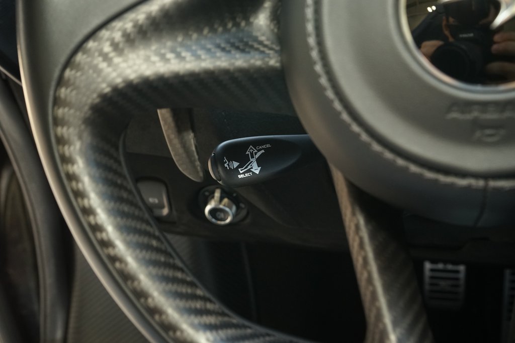 Used 2020 McLaren 720S Spider RWD image 32
