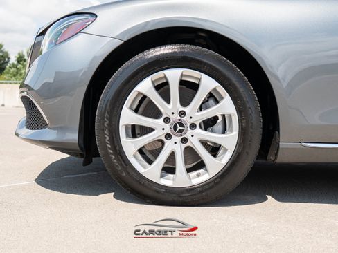 Used 2019 Mercedes-Benz E 300 4MATIC image 9