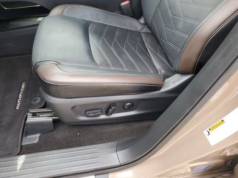 Used 2024 Nissan Pathfinder Platinum w/ Cargo Package AWD/4WD image 18